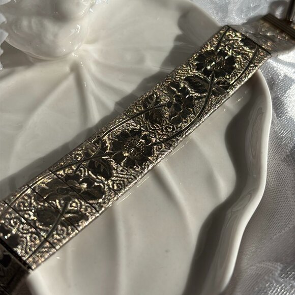VINTAGE FLORAL ETCHED MESH BRACELET - Picture 3 of 7